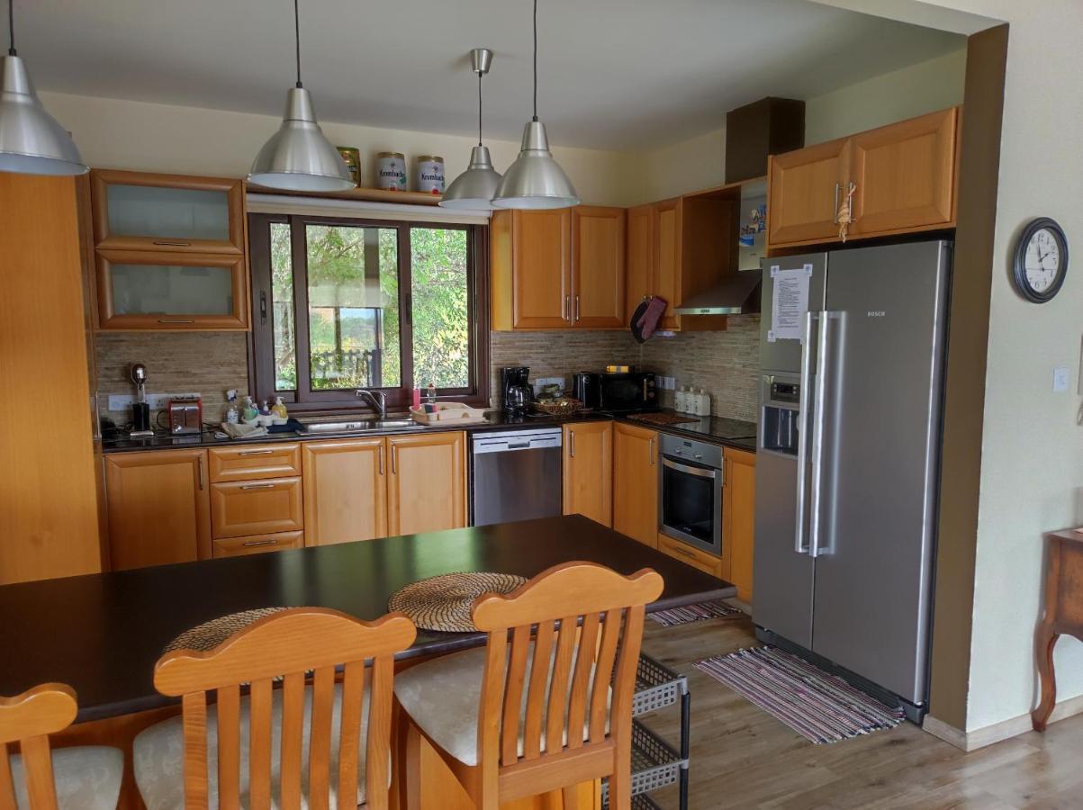 Roses Villa Trimiklini Екстериор снимка