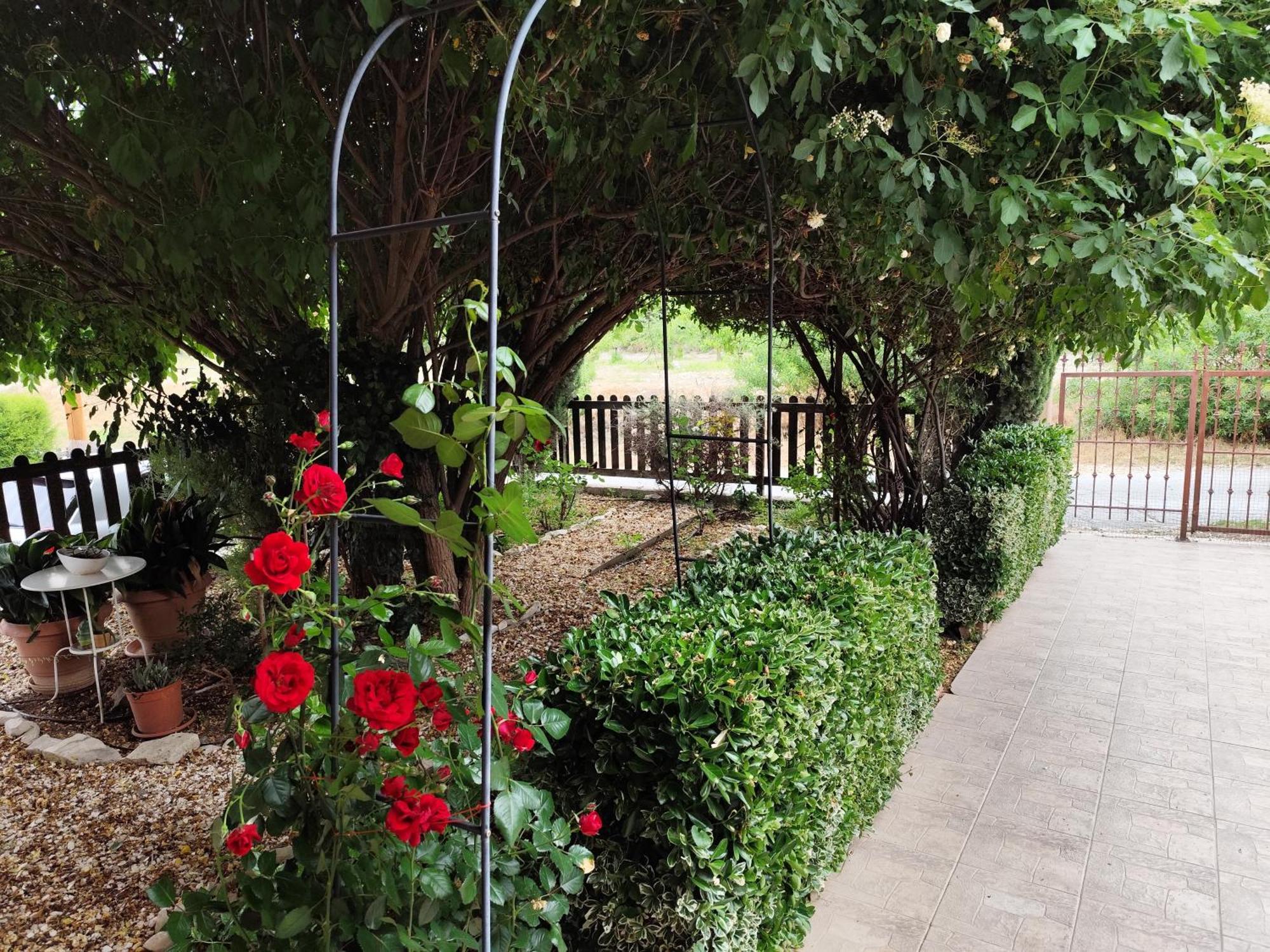 Roses Villa Trimiklini Екстериор снимка
